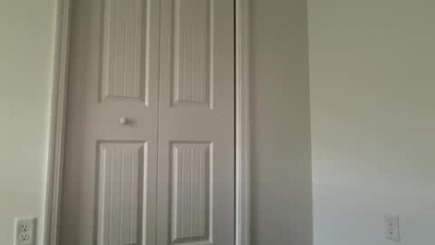 Snapshot of lovellly_ chatting on 11/17/25, 03:29 Love online show from 11/17/25, 03:29