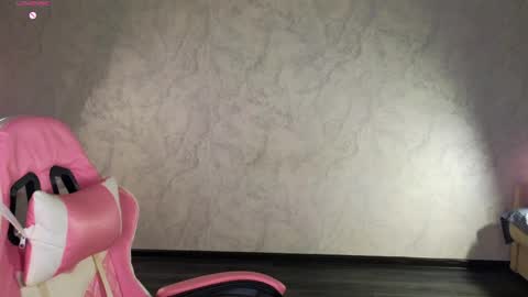 Snapshot of lovelly_molly chatting on 04/22/26, 05:25 Molly online show from 04/22/26, 05:25