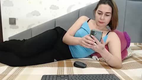 Snapshot of lovellykitty_1 chatting on 11/19/25, 07:08 lovellykitty online show from 11/19/25, 07:08