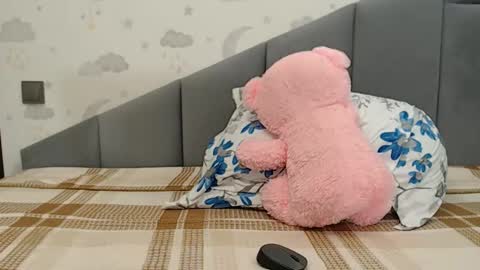 Snapshot of lovellykitty_1 chatting on 12/22/25, 07:38 lovellykitty online show from 12/22/25, 07:38