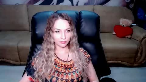 Snapshot of lovellymalina chatting on 03/10/26, 03:28 private open online show from 03/10/26, 03:28