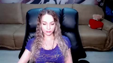 Snapshot of lovellymalina chatting on 03/20/26, 04:34 private open online show from 03/20/26, 04:34