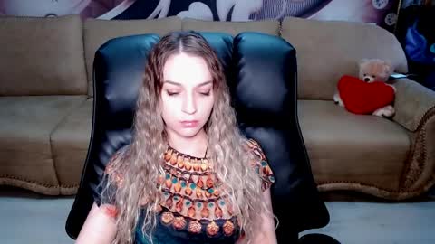Snapshot of lovellymalina chatting on 04/02/26, 01:20 private open online show from 04/02/26, 01:20