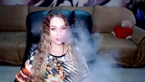 Snapshot of lovellymalina chatting on 04/23/26, 01:46 private open online show from 04/23/26, 01:46