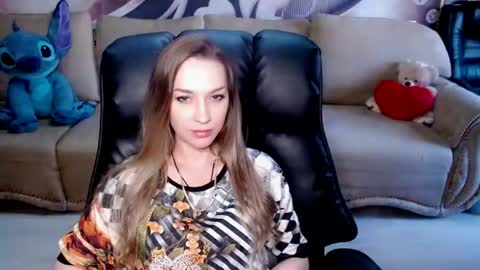 Snapshot of lovellymalina chatting on 07/25/26, 11:19 private open online show from 07/25/26, 11:19