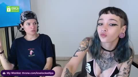 Snapshot of lovelockedlips chatting on 03/13/26, 06:47 Alex Violet online show from 03/13/26, 06:47