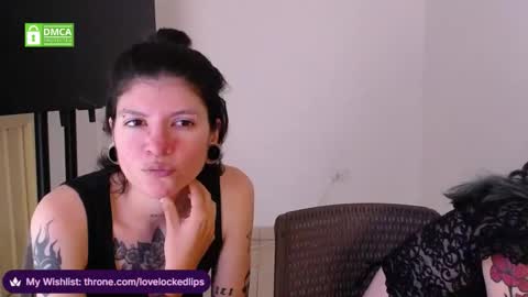 Snapshot of lovelockedlips chatting on 03/19/26, 06:23 Alex Violet online show from 03/19/26, 06:23