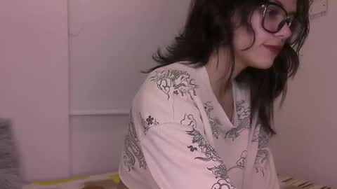 Snapshot of lovely_allys chatting on 10/03/25, 12:40 Allyson 3 online show from 10/03/25, 12:40