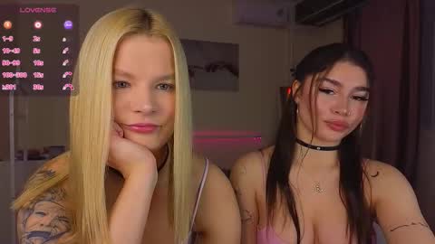 Snapshot of lovely_babyy chatting on 03/15/26, 12:33 Jenny online show from 03/15/26, 12:33