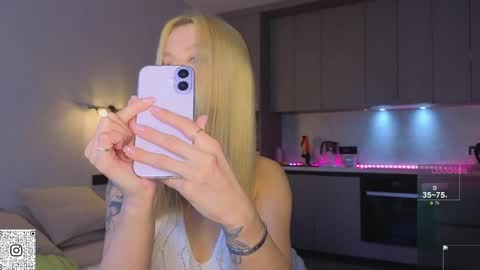 Snapshot of lovely_babyy chatting on 06/02/26, 04:47 Jenny online show from 06/02/26, 04:47