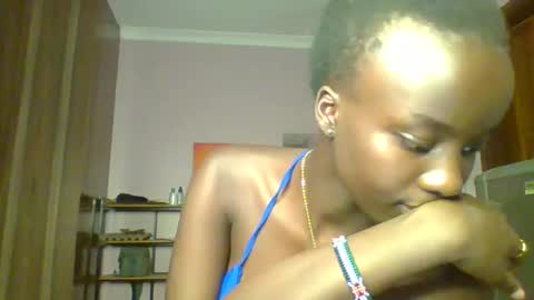 Snapshot of lovely_choco chatting on 09/30/25, 06:13 Choco online show from 09/30/25, 06:13