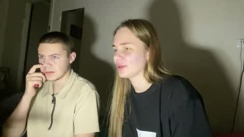 lovely_couple00 online show from 02/18/26, 07:54