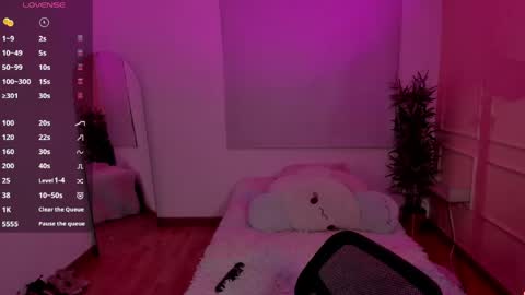 Emma online show from 05/19/26, 02:40