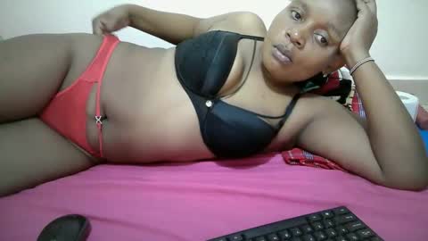 Snapshot of lovely_gee chatting on 05/13/26, 12:02 sexylover online show from 05/13/26, 12:02