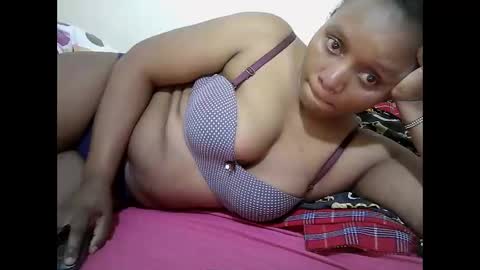 Snapshot of lovely_gee chatting on 05/18/26, 04:07 sexylover online show from 05/18/26, 04:07