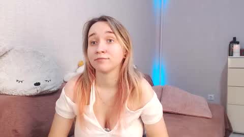 Lovely Hayley online show from 11/26/25, 10:11