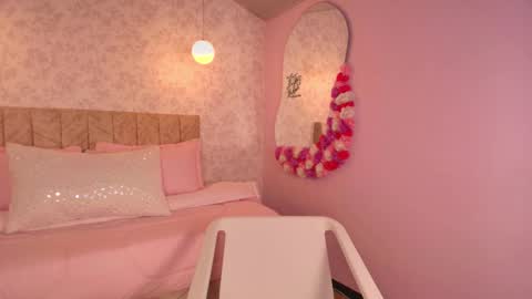 lovely_julls online show from 02/09/26, 02:54