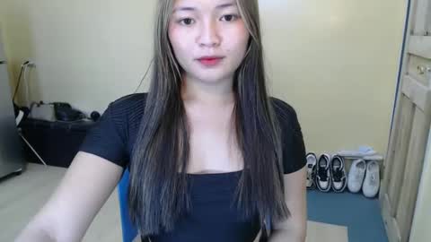 Lovely Laura online show from 01/25/25, 02:04