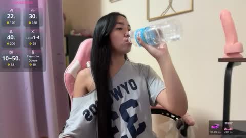 Snapshot of lovely_leah23 chatting on 03/23/26, 11:53 lovely_leah23 online show from 03/23/26, 11:53