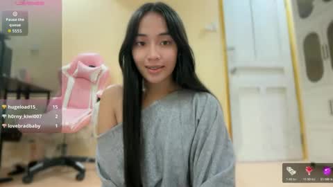 Snapshot of lovely_leah23 chatting on 04/18/26, 09:15 lovely_leah23 online show from 04/18/26, 09:15