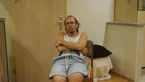 Snapshot of lovely_lou chatting on 09/09/25, 01:38 Lou online show from 09/09/25, 01:38