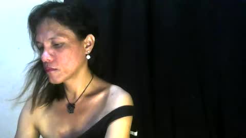 Snapshot of lovely_manificent4u chatting on 04/10/26, 03:23 Lest online show from 04/10/26, 03:23