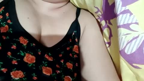 lovely_orchid online show from 01/12/25, 08:57