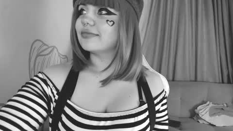 Snapshot of lovely_paris_01 chatting on 03/13/26, 07:26 Paris Rose online show from 03/13/26, 07:26