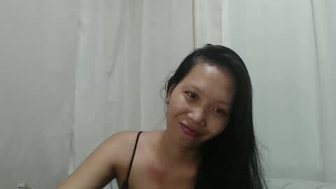 Snapshot of lovely_pinayxxx chatting on 05/26/26, 10:28 lovely_pinayxxx online show from 05/26/26, 10:28