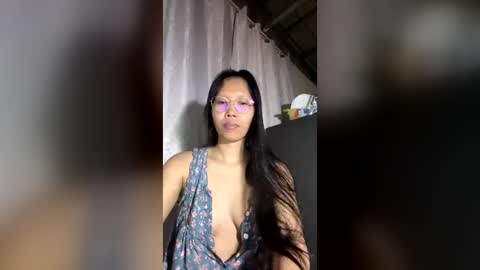 Snapshot of lovely_pinayxxx chatting on 07/16/26, 03:51 lovely_pinayxxx online show from 07/16/26, 03:51