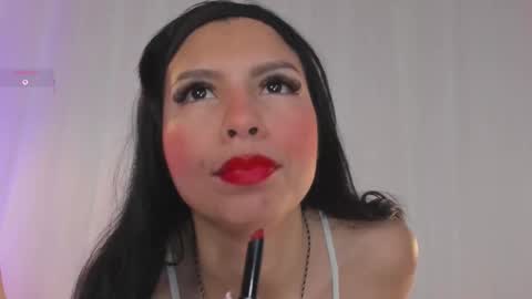 Snapshot of lovely_queens chatting on 12/17/25, 10:54 online show from 12/17/25, 10:54