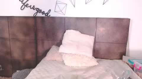 Hi guys online show from 12/02/25, 03:29