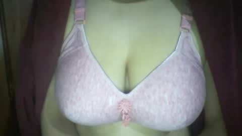 Snapshot of lovely_sweet_girl chatting on 12/30/24, 10:45 katrina follow me guys online show from 12/30/24, 10:45