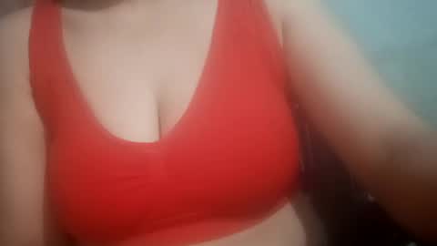 Snapshot of lovely_sweet_girl chatting on 02/08/25, 10:50 katrina follow me guys online show from 02/08/25, 10:50