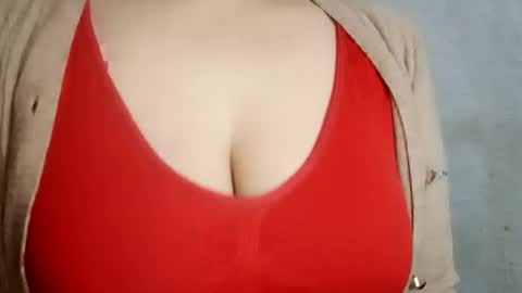 Snapshot of lovely_sweet_girl chatting on 02/13/25, 03:18 katrina follow me guys online show from 02/13/25, 03:18