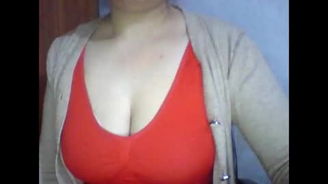 Snapshot of lovely_sweet_girl chatting on 02/15/25, 10:21 katrina follow me guys online show from 02/15/25, 10:21