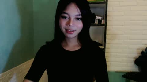 Snapshot of lovely_thea_xoxo chatting on 06/19/26, 06:29 Thea online show from 06/19/26, 06:29