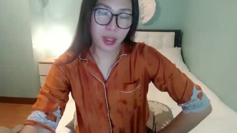 Snapshot of lovely_yna444 chatting on 01/24/25, 02:49 Yna online show from 01/24/25, 02:49