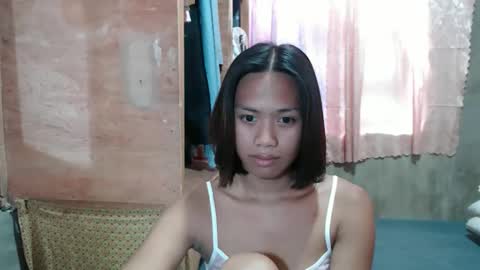 Snapshot of lovely_yvoneslutty chatting on 01/13/26, 02:50 lovely_yvoneslutty online show from 01/13/26, 02:50