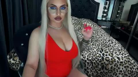 Snapshot of lovelyblondyxxx chatting on 03/29/26, 10:32 PrAllinXXXa online show from 03/29/26, 10:32