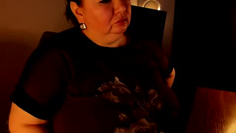 Snapshot of lovelyboobsx chatting on 03/04/25, 04:27 Anelana online show from 03/04/25, 04:27