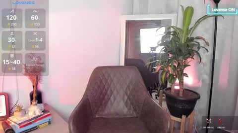 Snapshot of lovelygirl45 chatting on 10/30/25, 02:13 Valerie online show from 10/30/25, 02:13