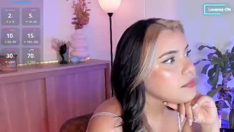 Snapshot of lovelygirl45 chatting on 06/18/26, 02:12 Valerie online show from 06/18/26, 02:12