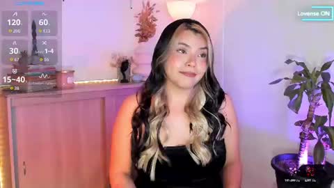Snapshot of lovelygirl45 chatting on 07/10/26, 02:27 Valerie online show from 07/10/26, 02:27