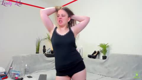 Snapshot of lovelylola_fr chatting on 10/07/25, 07:44 Lola online show from 10/07/25, 07:44