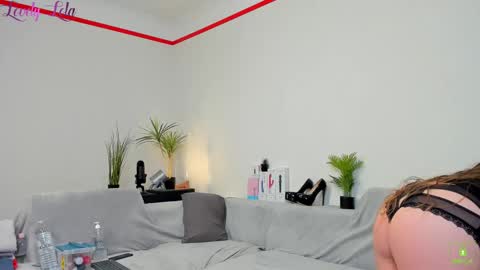 Snapshot of lovelylola_fr chatting on 11/14/25, 11:13 Lola online show from 11/14/25, 11:13