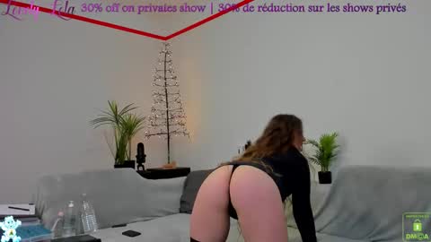 Snapshot of lovelylola_fr chatting on 12/03/25, 09:24 Lola online show from 12/03/25, 09:24