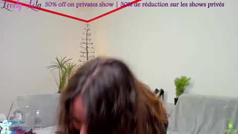 Snapshot of lovelylola_fr chatting on 12/13/25, 09:09 Lola online show from 12/13/25, 09:09