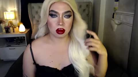 Snapshot of lovelymarie69 chatting on 12/09/24, 06:14 Rebeca online show from 12/09/24, 06:14