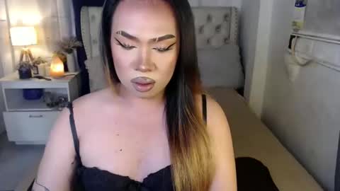 Snapshot of lovelymarie69 chatting on 01/11/25, 05:51 Rebeca online show from 01/11/25, 05:51